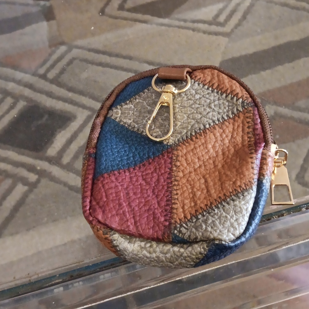 2 Pc.Mini patchwork look crossbody bag with adjustable strap nwot & Key Fob Case - Picture 2 of 3